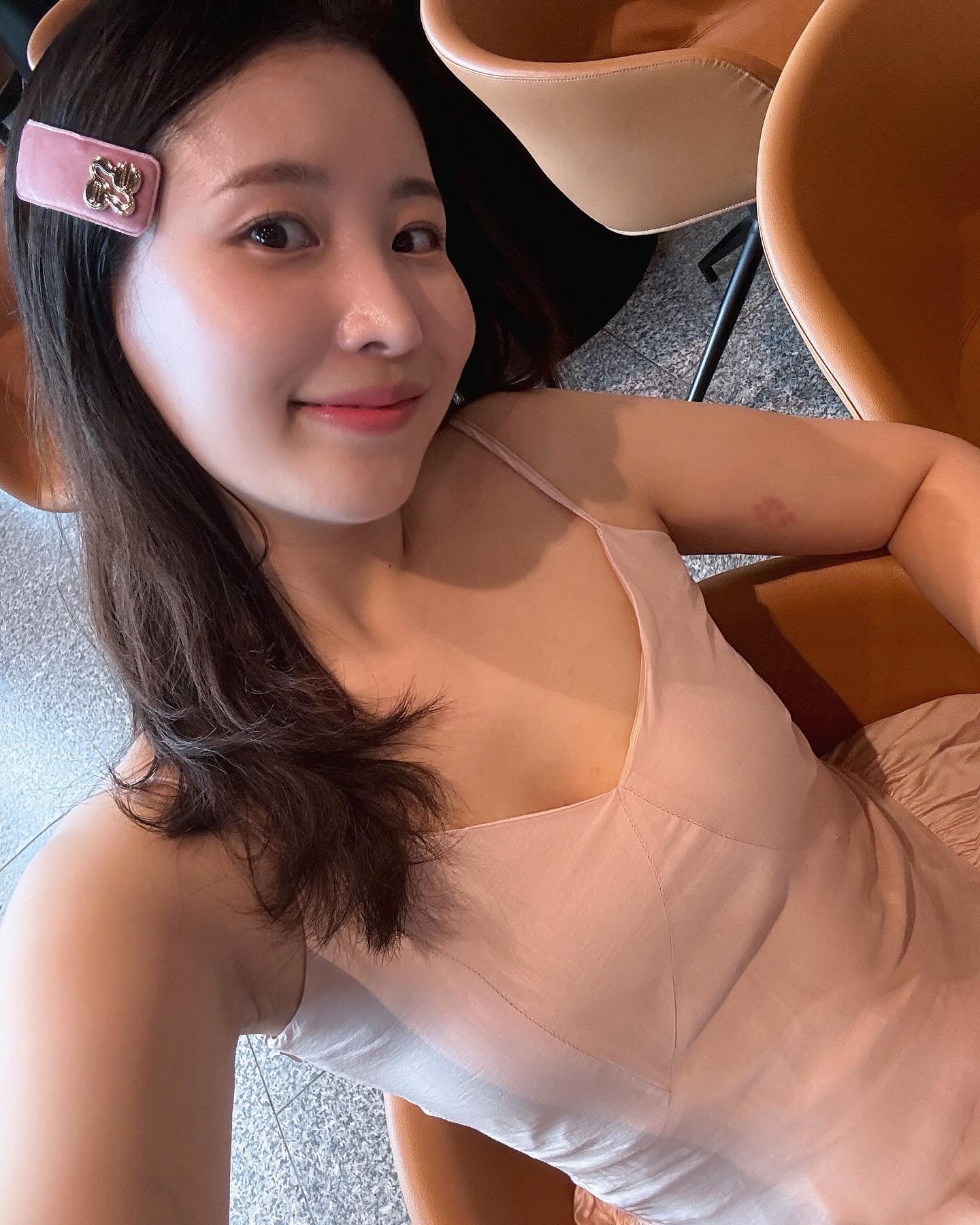 기다리고 기다렸던 시카고 🎩 🎺  눈가 귀가 모두 힐링이였..🖤
성량에 반해버린 벨마켈리 최정원/빌리플린 최재림 ❥ · ﾟ₊ 보고또보고 몇달간 중독중 기대부응 100%!! 영화도 진짜 재밌으니 꼭 보세요! 

예쁘다고 칭찬받은 원피스는 nonesuch_in_seoul 🎀