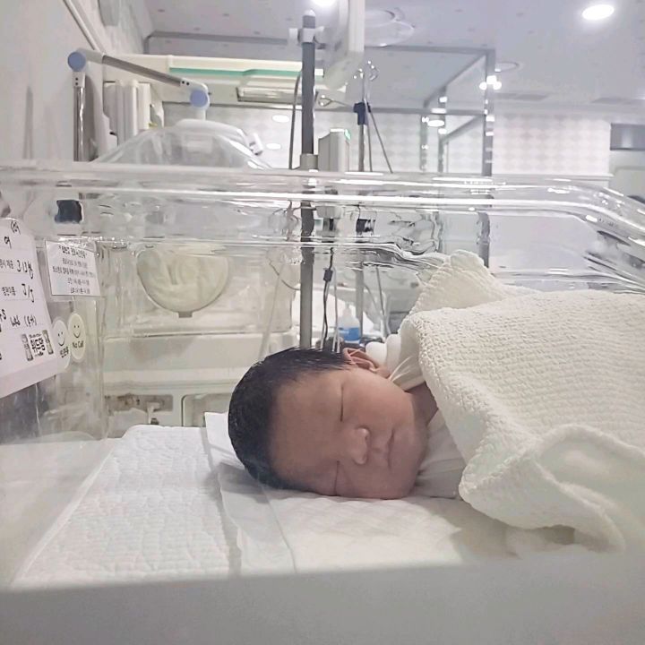 #출산 #둘째

2024년 01월 07일 
❤️김서우❤️

응급 제왕절개로 태어난 귀요미딸😍

첫날 산소포화도 낮아서 너무 걱정했는데..
다행히 하루만에 정상수치로 돌아와서 걱정뚝!!

예쁘고 건강하게 잘자라주렴🩷

연우 오빠랑도 잘지내주렴💜

#2024년생 #청룡띠 #딸스타그램  #딸바보
#남매맘 #육아 #육아스타그램  #신생아
#베이비인스타  #babystagram #baby #like
#육아맞팔 #좋아요 #푸른용의해  #딸맘
