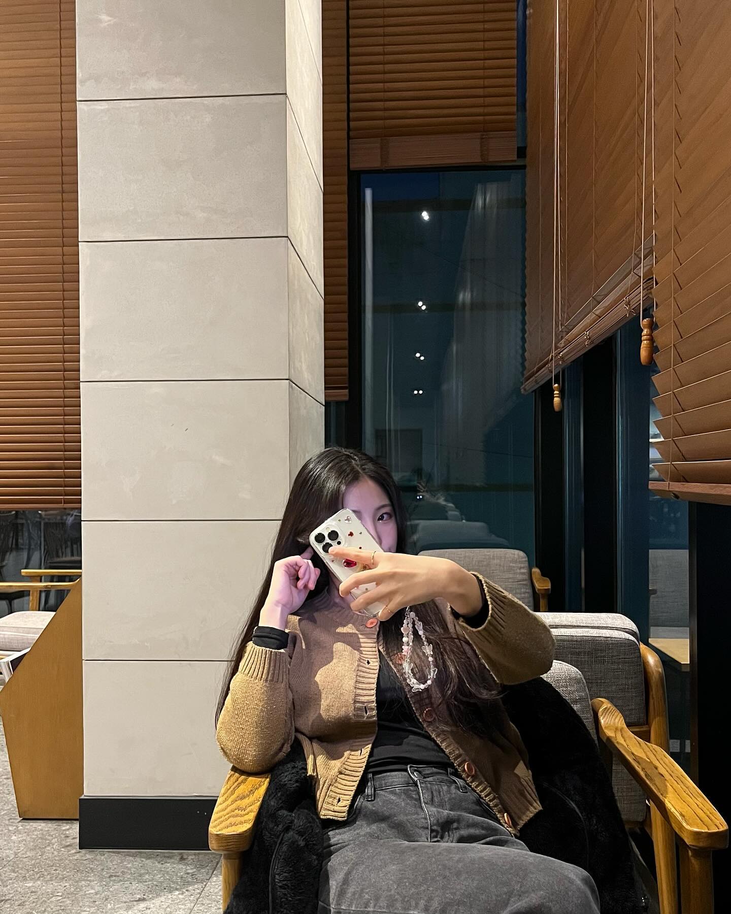🥨알아서 잘 찍어줄테니까 셀카나 찍으래서 찍음 😙