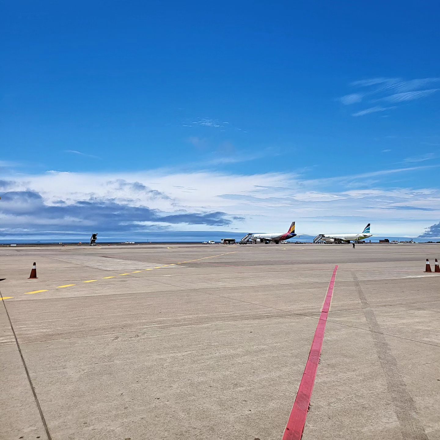 ✈️