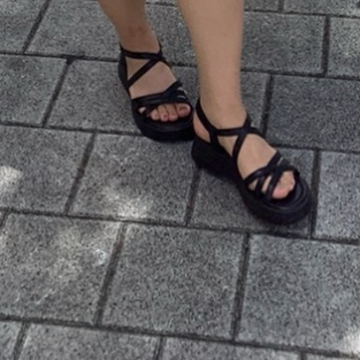 #협찬 #SPUR 임신 출산 기간 내내 폭신한 쿠션감으로 함께해준 가벼운 여름샌들, 스퍼 플랫폼 샌들입니당 •͈ᴗ•͈ 임산부 분들께 찐추천해요 👍🏻

#스퍼, #스퍼샌들, #여름샌들, #여성샌들, #여자여름샌들, #발편한샌들, #여름신발, #편한샌들