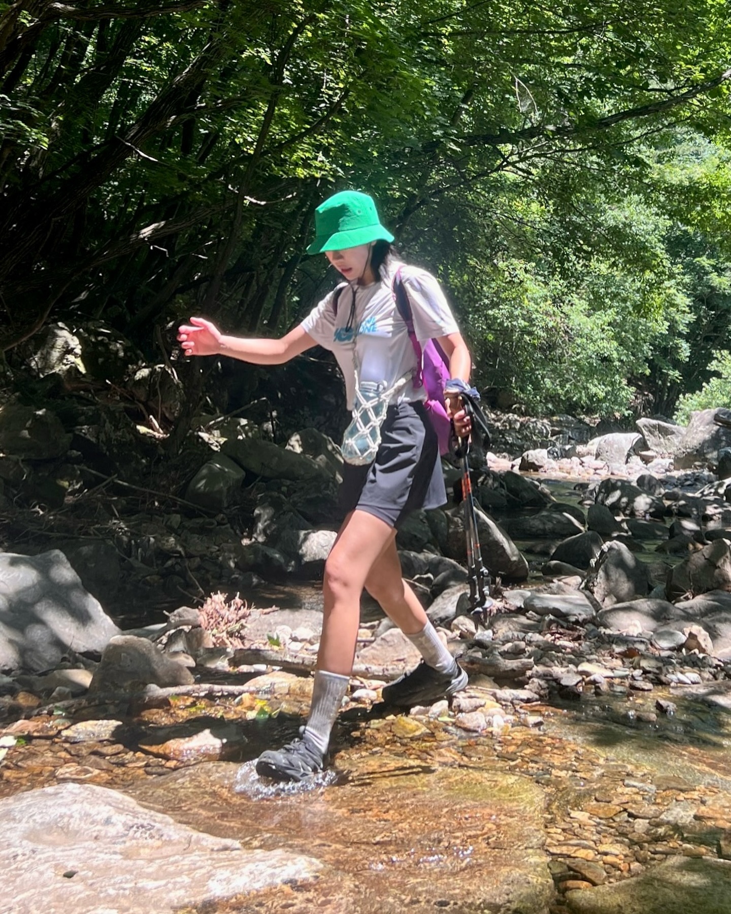 연인산입구~용추계곡~연인산도립공원 안내소
14.8km🌲
⚡️6시간~7시간 소요
🫶🏽계곡에서 즐기는 시간 포함

이른 여름 찾으러 연인산…🪨🌳
않이 초보코스래매 🤯 초반의 미친듯한 돌만 아니면 초보도 꿀잼!