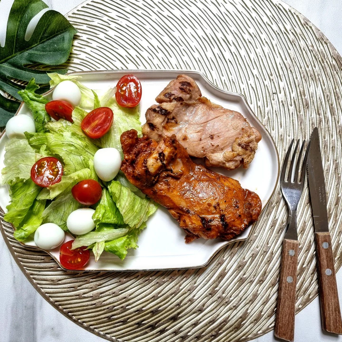 #협찬 myroufit_official

기름기는 쫙 빼고 육즙은 꽉 잡은 
작심닭 직화그릴 닭다리살🍗

매 끼니마다 단백질은 꼭 챙기는데
튀기지 않고 직화그릴 방식으로 구워내
겉은 쫄깃~ 속살은 촉촉함으로 맛있게
먹을 수 있어요😋

그릴팬에 구워 그릴마커까지 똭!!
고함량 단백질로 한끼 담백하게 거뜬해요🙆🏻‍♀️🙆🏻

특화소스로 염지해 잡내없이 풍미도 최고 ⋰˚☆
식단관리로도 야식, 술안주로도 만능 치트키

#작심닭닭다리살 #직화그릴닭다리살 #작심닭 #요리 #야식