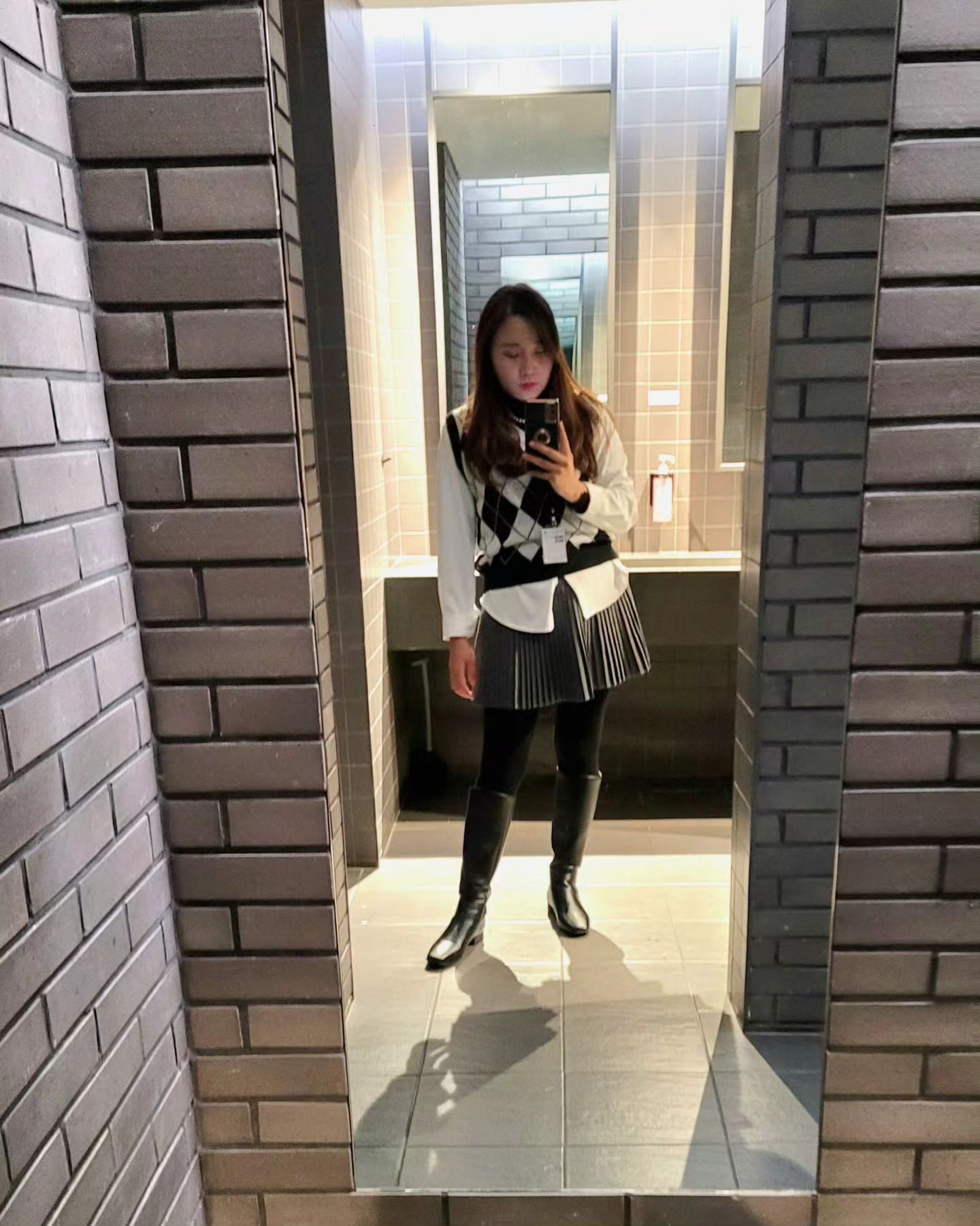 이것은 마치 선생님이 입는 학생룩 ㅎㅎㅎ
연말은 미니스커트를 부른다