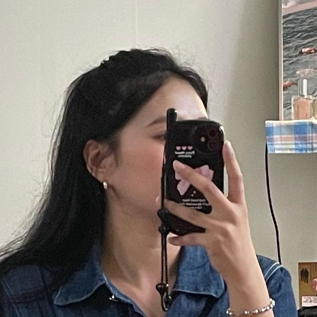 폴라 P̶A̶U̶L̶A̶ L̶O̶O̶K̶ on Instagram: "- 최근 괜찮은 데님 셔츠 하나 소장하고 싶었는데 셀룩에서 쇼핑몰 여기 저기 둘러보다가 겟! 가을에는 브라운 자켓 안에 입을 생각에 싹도는 군침..