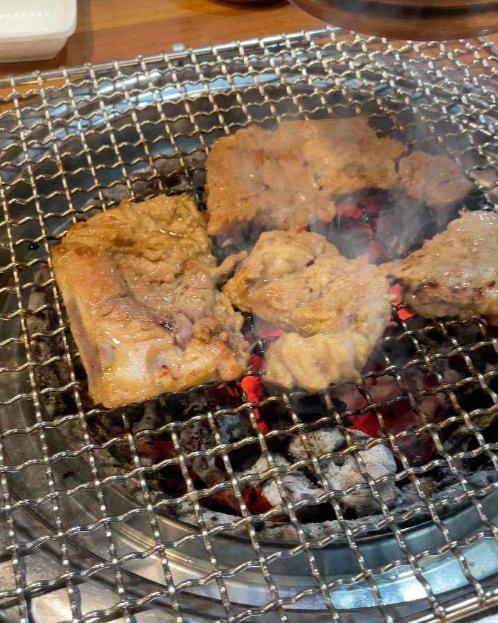 #협찬#인천연수동맛집 #손수갈비
세상에 #갈비 싫어하는 사람은
정말 찾기 힘들듯요.
제가 종종 방문 하는
#연수동고기집
반찬은 모두 직접 만든 수제반찬이라
아이들돠 같이 방문해도 안심하고
즐길 수 있는 #연수동맛집
#돼지갈비맛집 찾으시는 분들
#인천맛집
#송도맛집 손수 갈비 추천해요