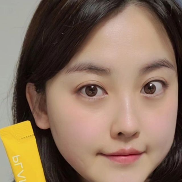 워니🌷 on Instagram: "#광고 #피부관리법 식물로 빈틈없이 채우는 피부&에너지 복합 솔루션 기존에 먹던 피쉬 콜라겐 말고, 플랜트 콜라겐으로 바꿔보아요 🌿 머리끝부터 발끝까지 한번에 채
