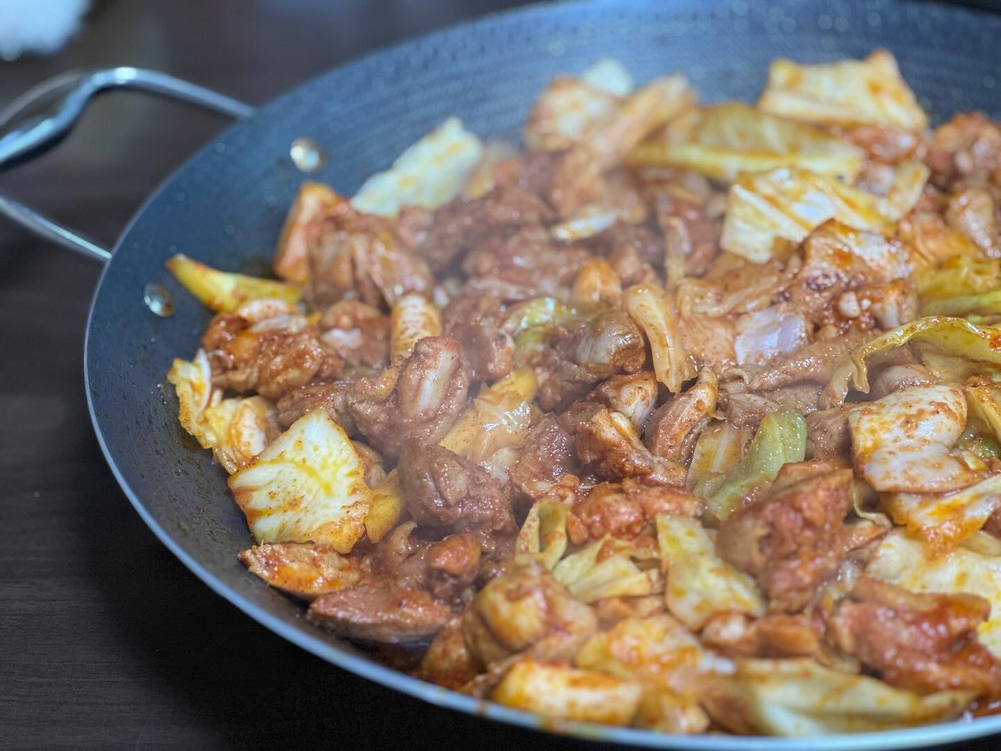 🍖 #남편 이 #장모님 #장인어른 위해 #요리 해준 #닭갈비 #막국수 #볶음밥 까지 👍👍 (철판까지 친정에 챙겨감ㅋㅋㅋ)

🔶 음식 사진이 결식 아동에게 도시락 기부가 됩니다. 
#행복얼라이언스 #행복두끼챌린지 #도전기부왕6기 
happyalliance_official