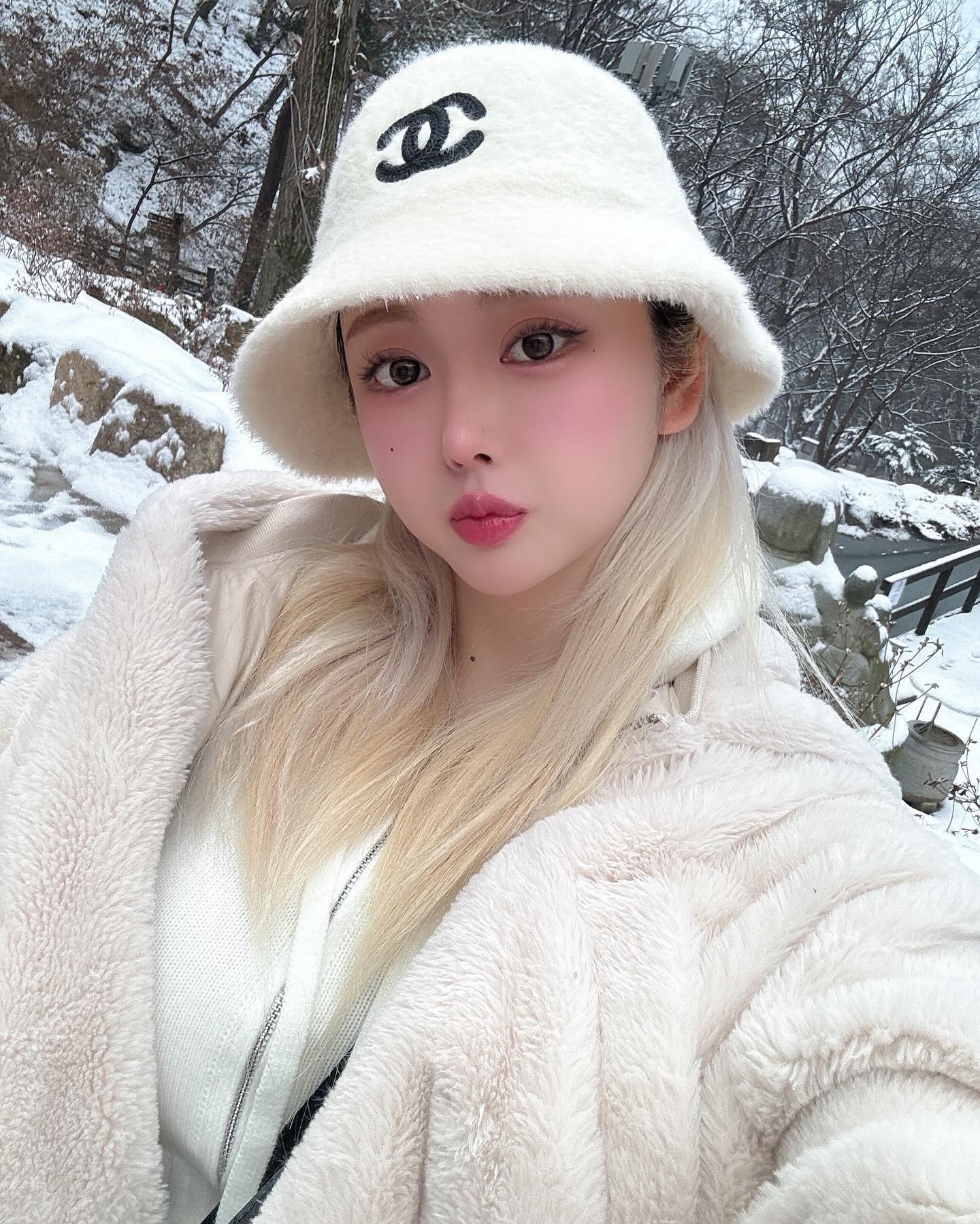 눈와서 안가려고 했는데 눈와서 너무 좋았다 ..❄☁️🤍
