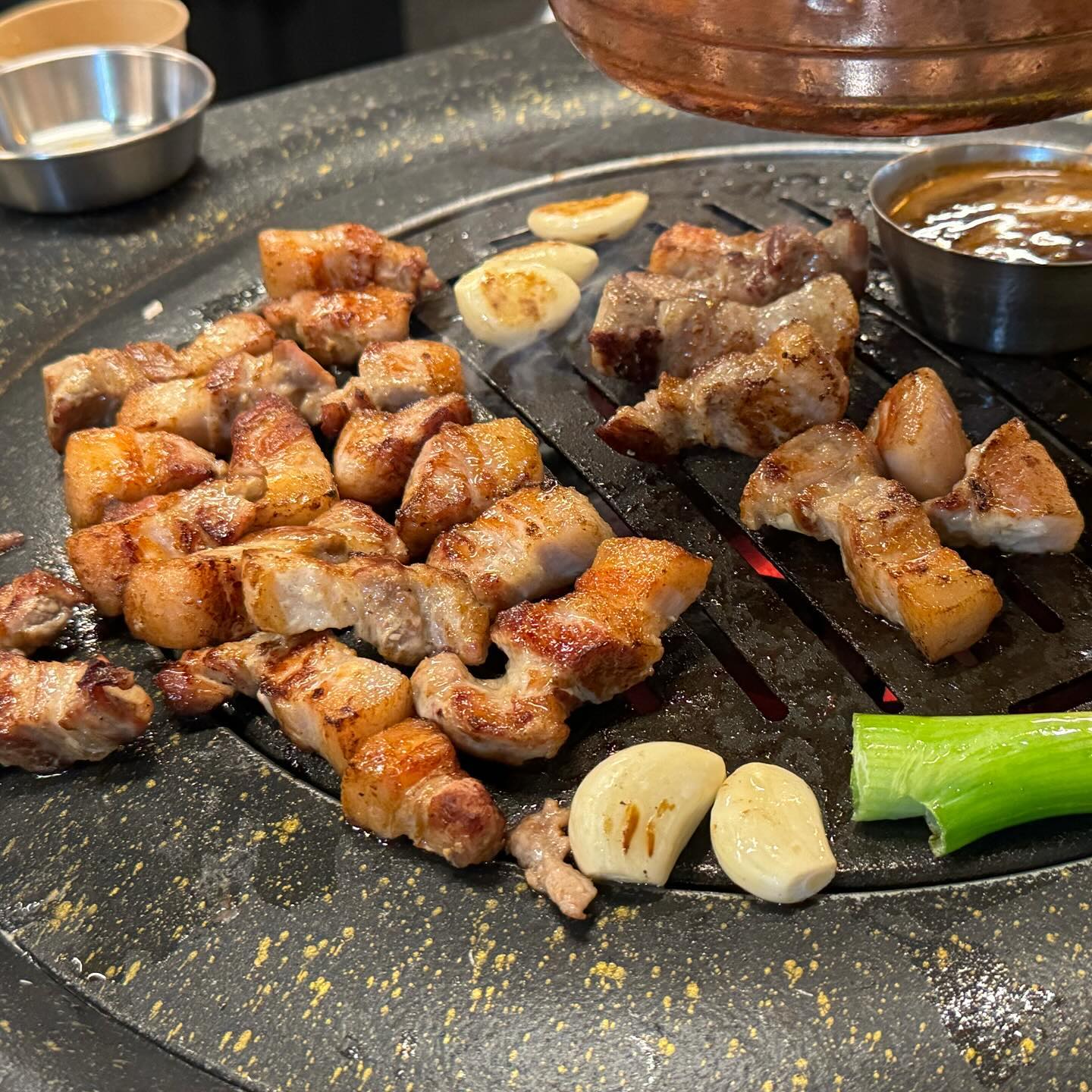 배고프니까 삼겹살사진 투척 🥩 #녹돈집

📍광주 북구 군왕로 227 1층
📍영업시간 pm15:00-pm23:00
📍0507-1317-9293
📍주차장따로없음

📌캐치테이블 미리 예약하고 가세요