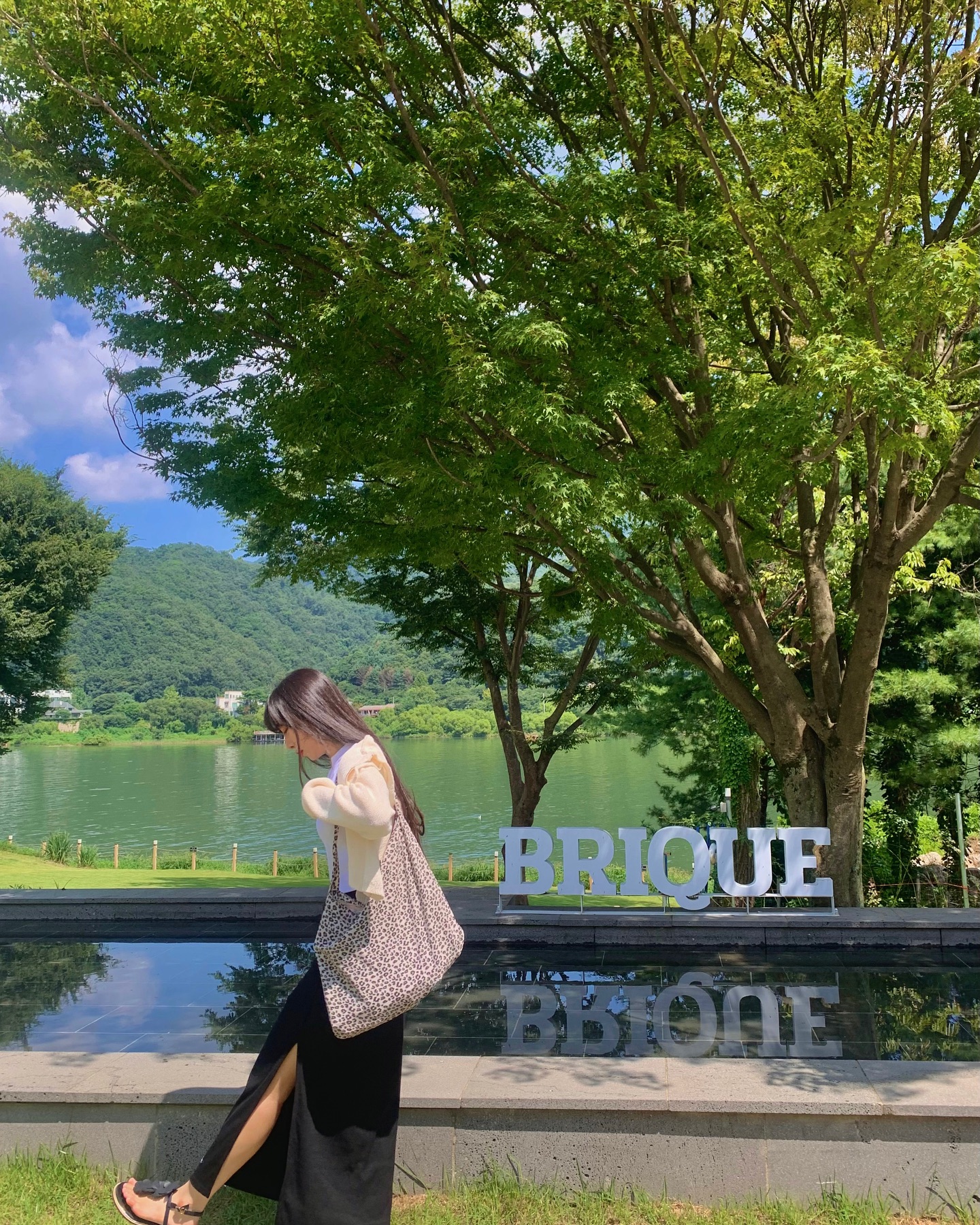 북한강 브리끄카페 🌊🌳🍃
뷰도 좋고 잔디 좋아서 냅다 누워서 하늘구경☁️ 폭신“
더위가 좀 가면 돗자리 피고 피크닉해야지 ㅎ.ㅎ
.
.
#남양주카페#북한강카페#브리끄#북한강맛집#카페스타그램