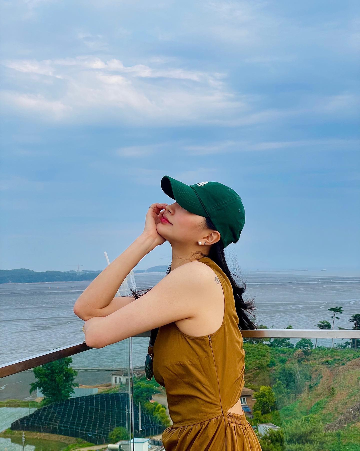 나무룩🌳
.
.
.
나는 누군가한테 포옹력있는 사람이 될수있을까요 

하고싶은 말을 참아 가며 성장하네요 #탠탠많이먹어야지