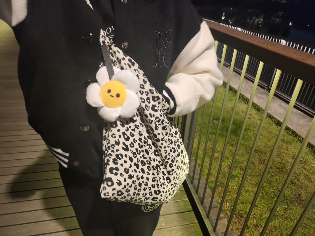 호수공원 걷는 중
운동만이 살길