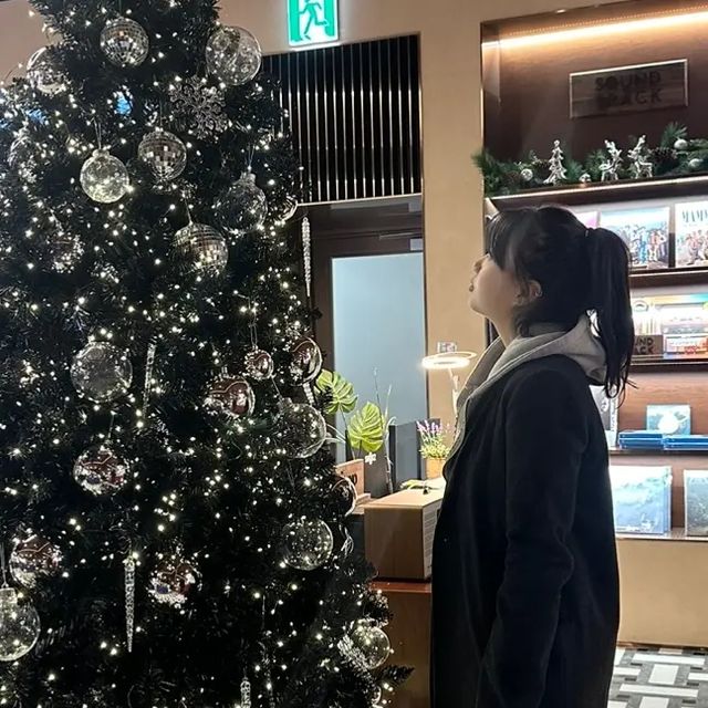 설 on Instagram: "추운 날씨에도 따뜻하게 치마 입을 수 있게 도와준 마른파이브 레그워머! 예쁜 코디도 챙기고 따뜻함도 챙기고 너무 좋아요 겨울에 신을 레그워머 찾으신다면 완전 강추! 넉