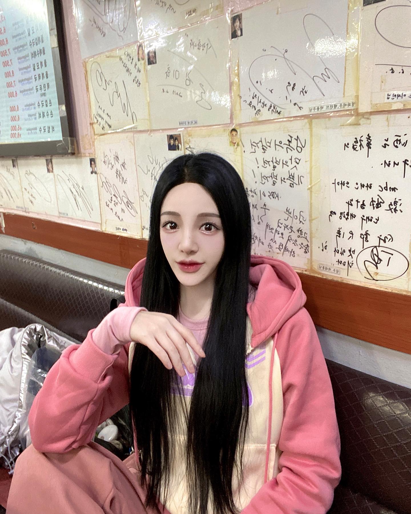 안국부터 서촌까지 #푸파의날🙌 

_

#소금집델리안국 #체부동잔치집 
#레스피레서촌 #세종마을치킨

_

#안국맛집 #서촌맛집 #서촌술집
#서촌카페 #안국카페 #서촌맛집추천 

_