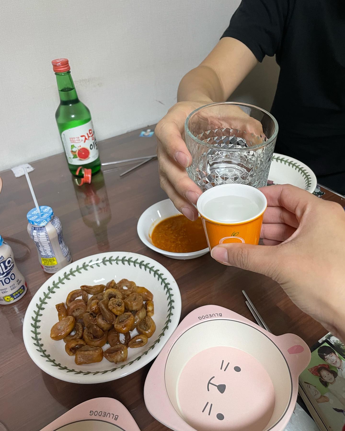 올해 정말 고생많았다구 토닥토닥♥️
어제저녁~ 오랜만에 자몽에이슬💗