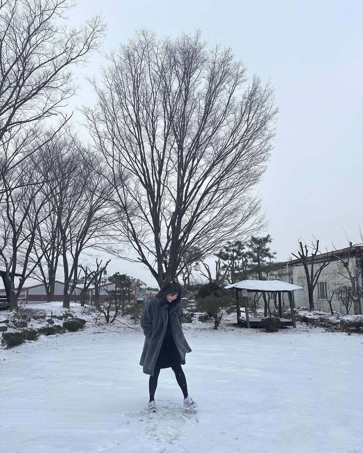 몸도 마음도 힘든 날이 많고 다사다난했던 올해도 잘 지나갔다.

 내 주변 모든 사람들
아프지않고 건강하게 행복하게 잘 지내길 

나 자신 수고많았다 ♥︎
나의 31살도 환영해

새해 복 많이 🧧🩷