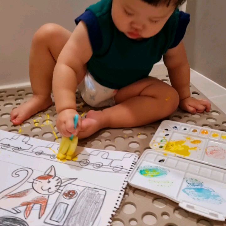 오늘도 하얗게 불태운 쑤♥️
물감놀이 하고 물놀이 조금 하고 나니까 
졸리다면서 빠이빠이를 외쳤어요 ㅋㅋㅋㅋㅋ
나오자 마자 잔다~!!!!만세!!!!!!!
그런데 6시20분에 낮잠자면...밤에는 언제자..?😱

#20개월아기 
#물감놀이
#행복한 하루
#불토
#육아