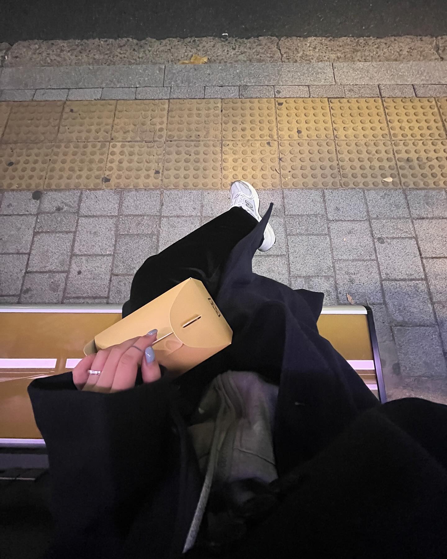 가을 붙잡기 , 허리 나가서 병원다니기 , 건강 챙기기 𖤐 , 뜨아 타놓고 뜨거운거 못마시는거 알아채기 ☕️ , 잠옷단추 덜 잠그기 (국룰) , 붕어빵 , 라떼 빠짐 🍶 , 앙버터호두과자 2주 연속 먹기 𖤐 𖤐 (jmt) , 버정 엉따 최고야 , 순서 마음대로 말하기 , 겨울맞이 준비하기 🍂🧸🤎