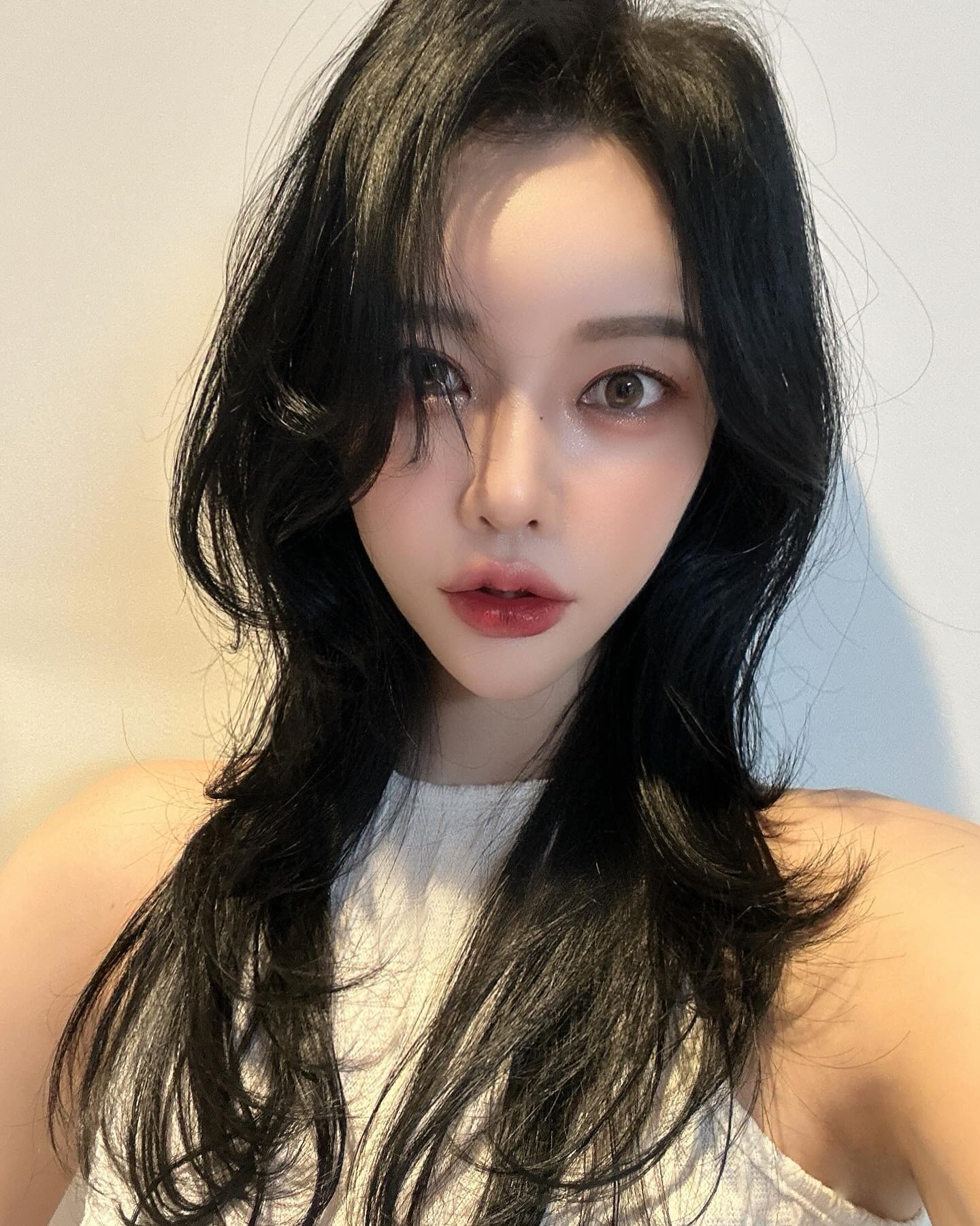 머리좀 다듬을만해서 묭실예약하면 또 괜찮아보이고?😂

#개미지옥#레이어드커트#허쉬컷#셀카#셀피#일상