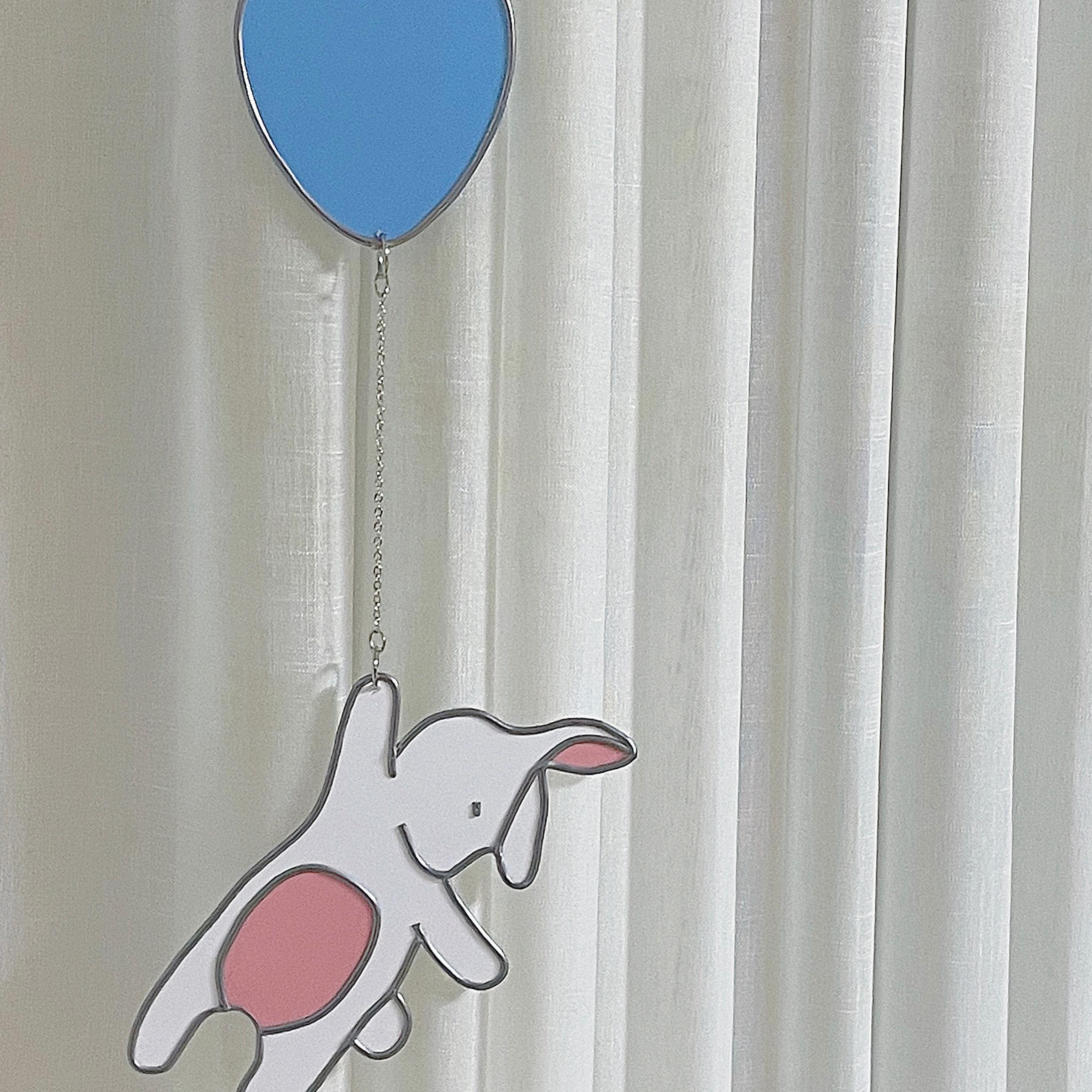 .
너무 귀여운 토끼 썬캐쳐 및 도어벨🐰
늦은 밤 형광등밑에서 찍으려니 귀여움이 잘 표현되지 않네요
진짜 너무 귀염둥이인데, 안타까움 백만개!
⠀⠀⠀
썬캐쳐, 도어벨, 시계, 글라스아트 원데이클래스 가능해요 : )
#글라스아트