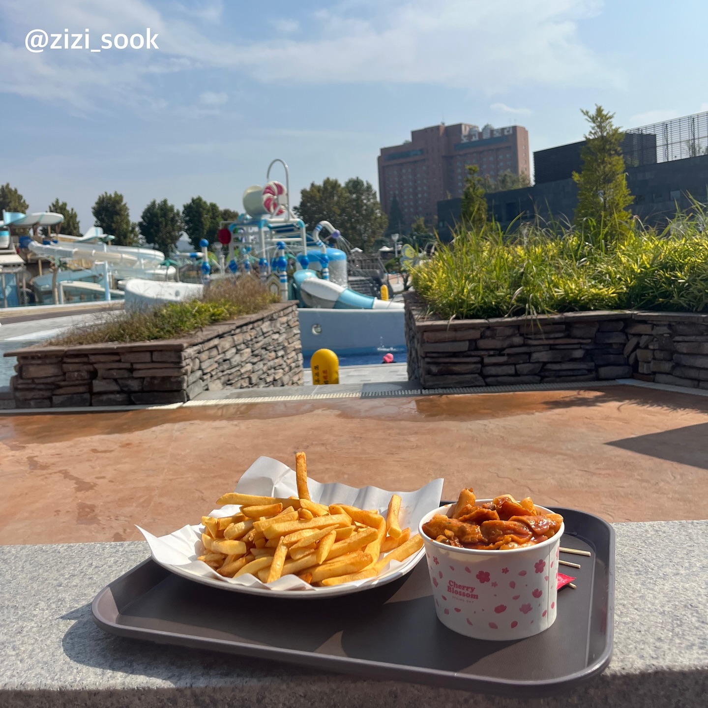 물놀이하다가 먹으니 얼마나 맛있던지 🏊🏻‍♀️🩵💙🩵💙

#파라다이스도고 #아산