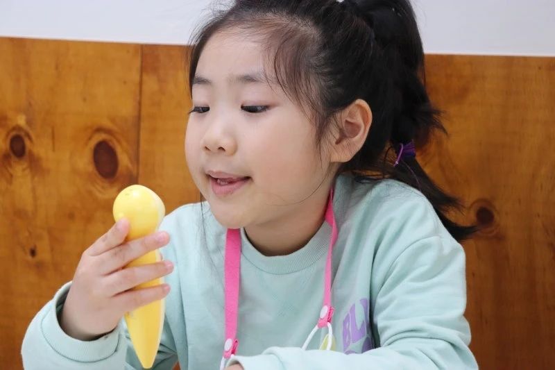 #협찬

요즘학습은 이런 것! 
AI펜 포코로와 함께라면
스마트하게 학습 가능하답니다​

아이의 호기심을 채워줌과 동시에
스스로 탐구하고, 답을 찾아가는 과정도
익힐 수 있구요 

​에이아이펜 보드를 확인하면
아이가 어떤 주제로 이야기했는지,
자녀의 관심사도 알 수 있고, 
그러한 호기심을 어떻게 확장시켜줘야 되는지
참고도 할 수 있어서 넘 좋아요

​#AI펜 #포코로 #요즘학습 #챗지피티 #에이아이펜 #AI학습 #챗GPT #POKORO #ChatGPT #네오랩컨버전스