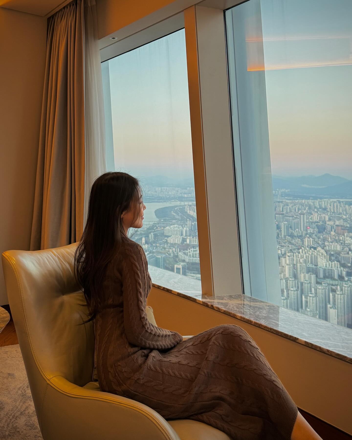 .
부랴부랴 꺼내보는 올해의 트리사냥 ••• 💚
2년전엔 별 매력 없었는데, 유독 더 맘에들었던 2023의 시그니엘