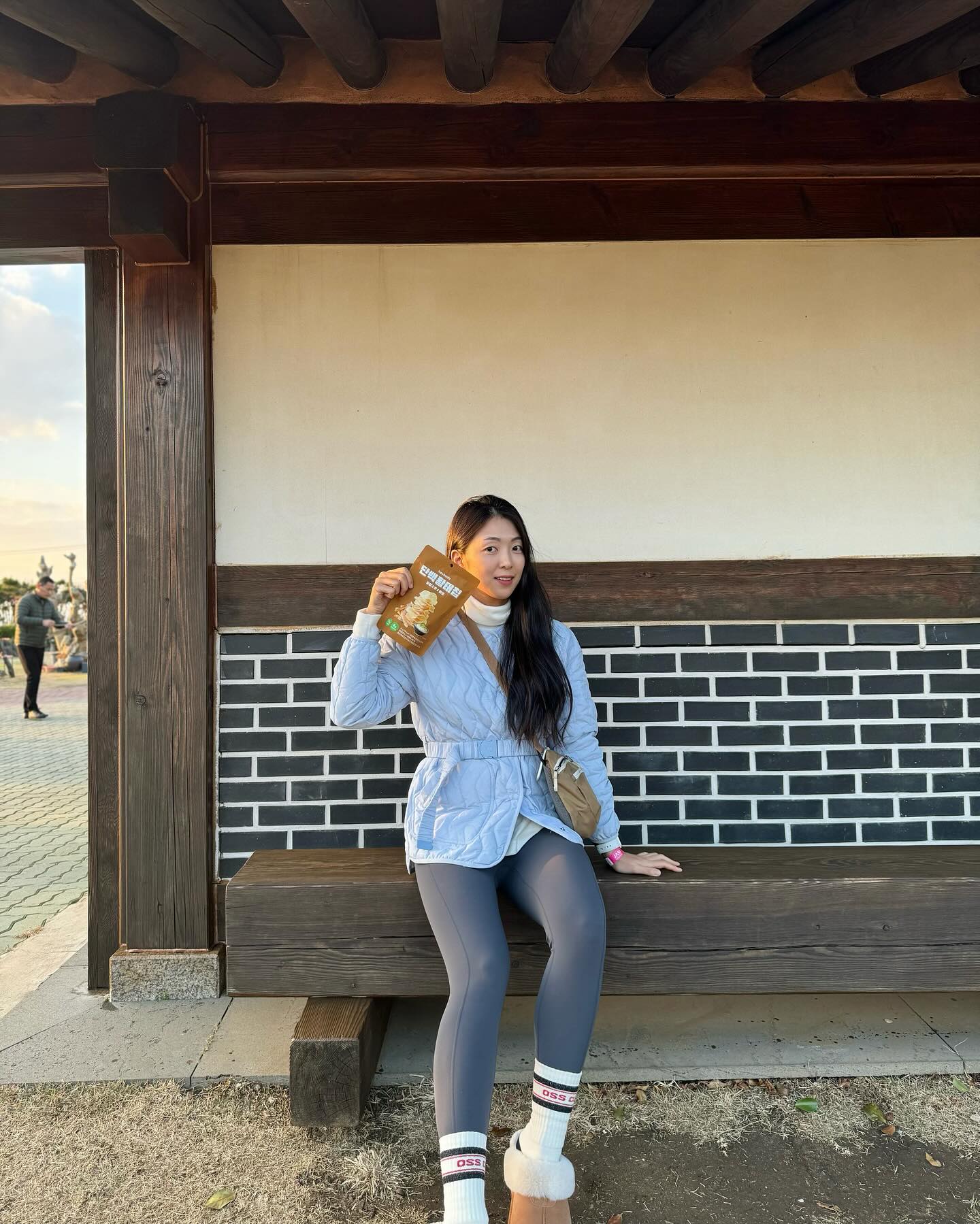 #협찬 

감량기다보니
운동도 열심히 하고 있지만
식단에 신경을 굉장히 많이 쓰고 있는데요
특히나 식단을 할 때
가장 먹고 싶은게 달달, 짭쪼름한 과자 아니겠어요?
그래서 저는 이왕이면 성분도 괜찮고
단백질 함량이 높은 #단백질과자 를 챙겨 먹는 편인데요

요즘 대세 청양마요는 못 참지!!
헤이바디에서 나온 #단백황태칩 청양고추&마요

단백질 제품 특유의 냄새가 없고
맵단짠 시즈닝이 맥주 안주로도 딱이더라고요
여기에 단백질이 11g이나 들어있어
단백질도 챙기면서 부담없이 즐길 수 있는 #다이어트간식 인데요
황태 특유의 비린내도 없고
바삭한 식감 때문에 
나도 모르게 한봉지 뚝..딱..하게 되더라고요
한봉지 다 먹어도 170kcal 실화??

#단맵짠 의 끝판왕.. 맥주 먹고 싶은 #다이어터
안주만 조금 신경 써주면 부담없이
얼마든지 맛있게 먹고 다이어트할 수 있어요!

#헤이바디 #황태칩 #단백질 #맥주안주 #청양마요 #다이어트간식 
#다이어트술안주 #식단 #고단백 #프로틴스낵 #단백질간식 #다이어트과자 #홈맥