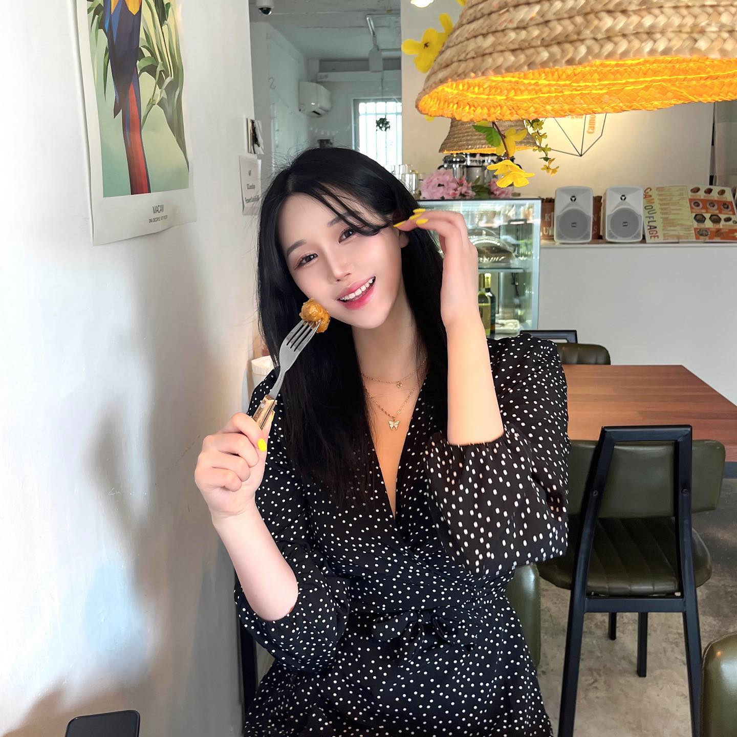 이태원에 있는 비건 맛집 다녀와쏘요..💗
다이어트 할 때도 부담없이 먹는 곳 ⚈̤᎑⚈̤ 
맛있는데 담백질 함량도 높아서 건강에도 좋은 곳이에오

📍서울 용산구 이태원로26길 19 2층 카무플라주
-
#이태원맛집 #비건맛집 #비건술집 #이태원비건 #이태원비건맛집 #다이어트맛집 #협찬 #광고
#훈녀 #셀카 #02 #02년생 #맞팔 #데일리 #03 #03년생 #lb #좋반