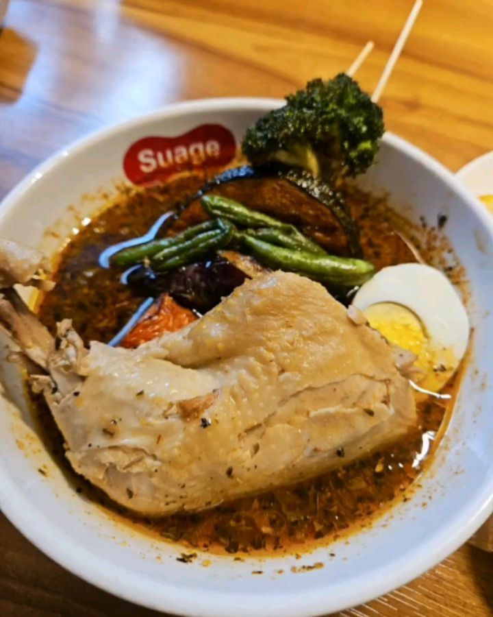 #스아게성수 

#삿포로 식 #수프카레 #홋카이도 #소울푸드 라는 #curry
매운단계 최고로 해도 내 입맛엔 맵지 않지만 😅

그래도 맛있는 해장 스타일 #카레 🍛

#curry #foodie #food #yum #yummy #tasty #soup curry #수프커리 #먹팔 #맞팔 #follow #followers#followforfollowback #followforlike #선팔 #먹팔맞팔 #성수맛집 #성수동맛집 #성수맛집 #뚝섬맛집 #뚝섬역맛집