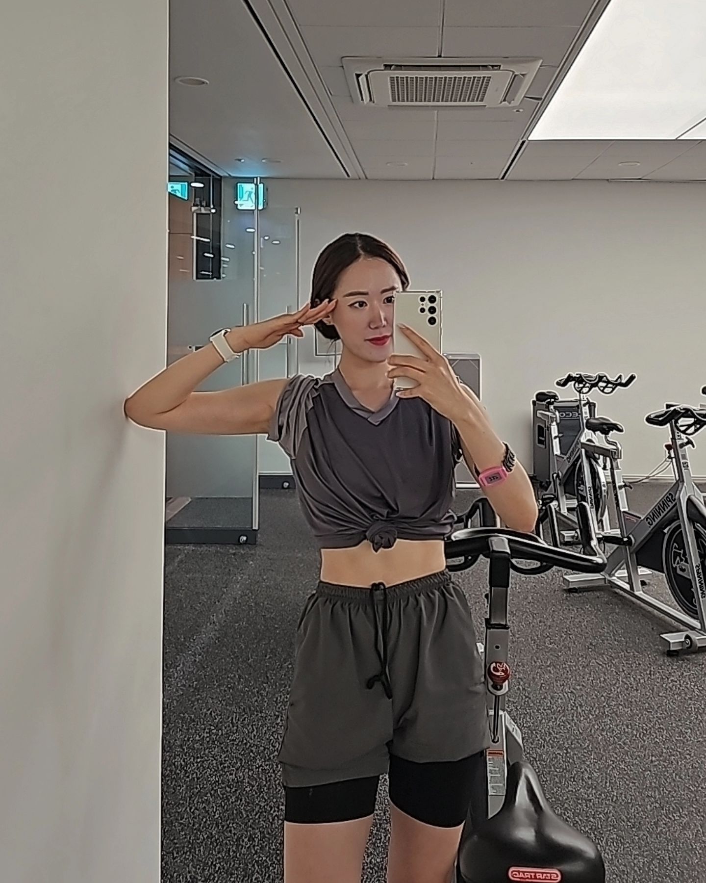 23년의 백예순번째 헬티비티🐾 

🏋️‍♂️가슴어깨

업무 중에 운덩 개꿀

🆆🅾🆁🅺🅾🆄🆃 🆁🅾🆄🆃🅸🅽🅴

▫️스텝밀 10분
▫️디클라인 체스트 프레스 머신 4세트
▫️버티컬 트랙션 4세트
▫️시티드 로우 머신 4세트
▫️리어 델토이드 플라이 머신 4세트
▫️펙덱 플라이 머신 4세트
▫️덤벨 레터럴 레이즈 4세트

#오운완#둥_헬티비티