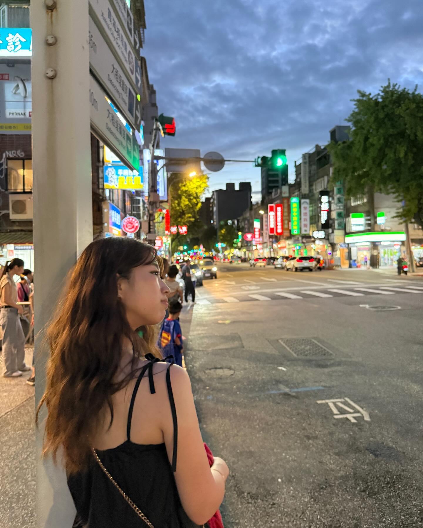 🌃✨

대만 찐막 ㅎㅎ💛

우연히 시먼딩역에서 본 할로윈 퍼레이드도

너무 놀랐던 게이축제도 ❗️

재밌었다 ! 다음에 또 가야지 😗

#대만야경 #대만여행 #대만 #타이페이 #대만맛집 #대만카페 #지우펀 #대만날씨좋다못해덥다☀️