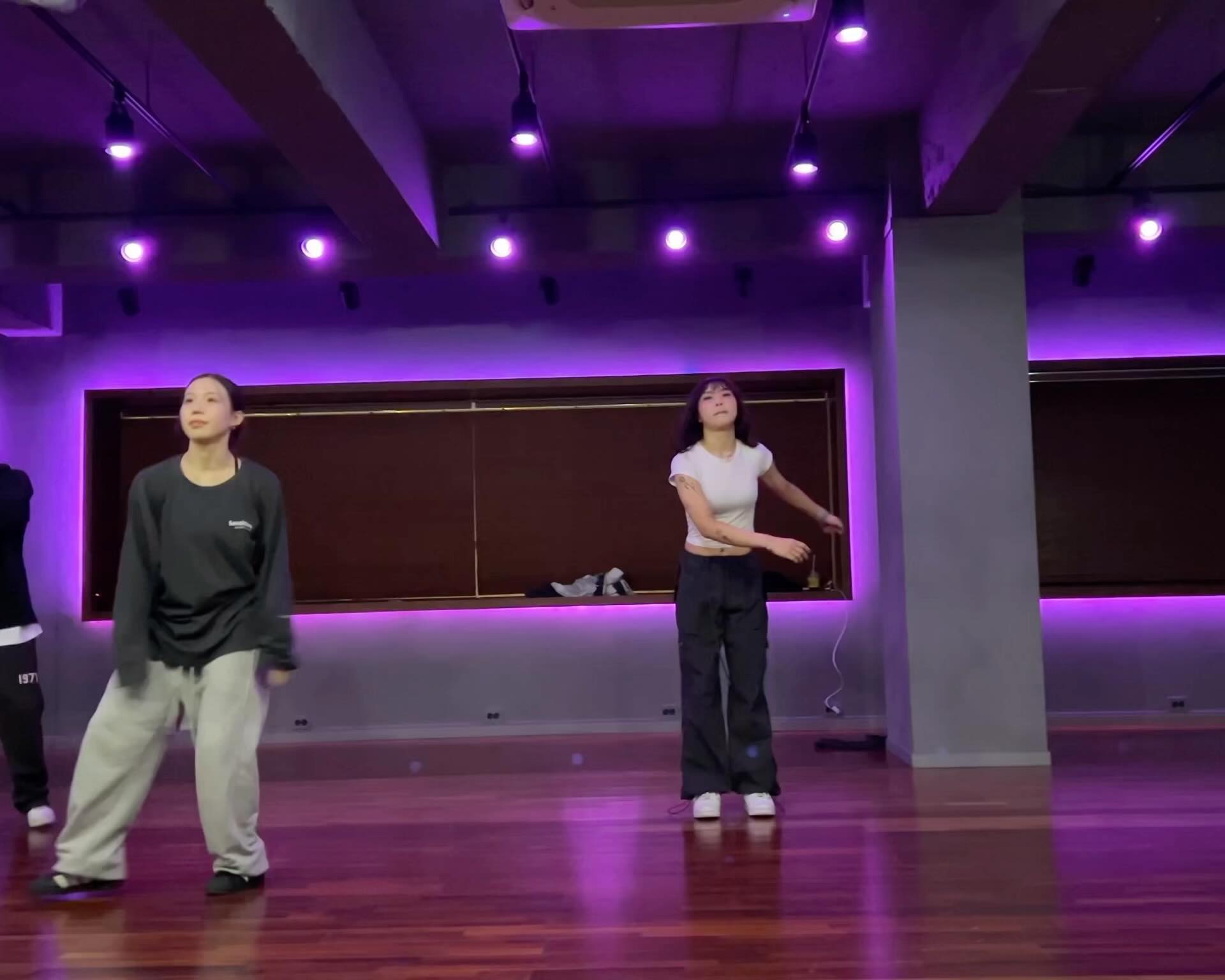 Beautiful !!!!! LOVE !!!!! 😗🤍

#choreo umanchoi x joonxkr 
justinbieber #beautifullove 
middance2017