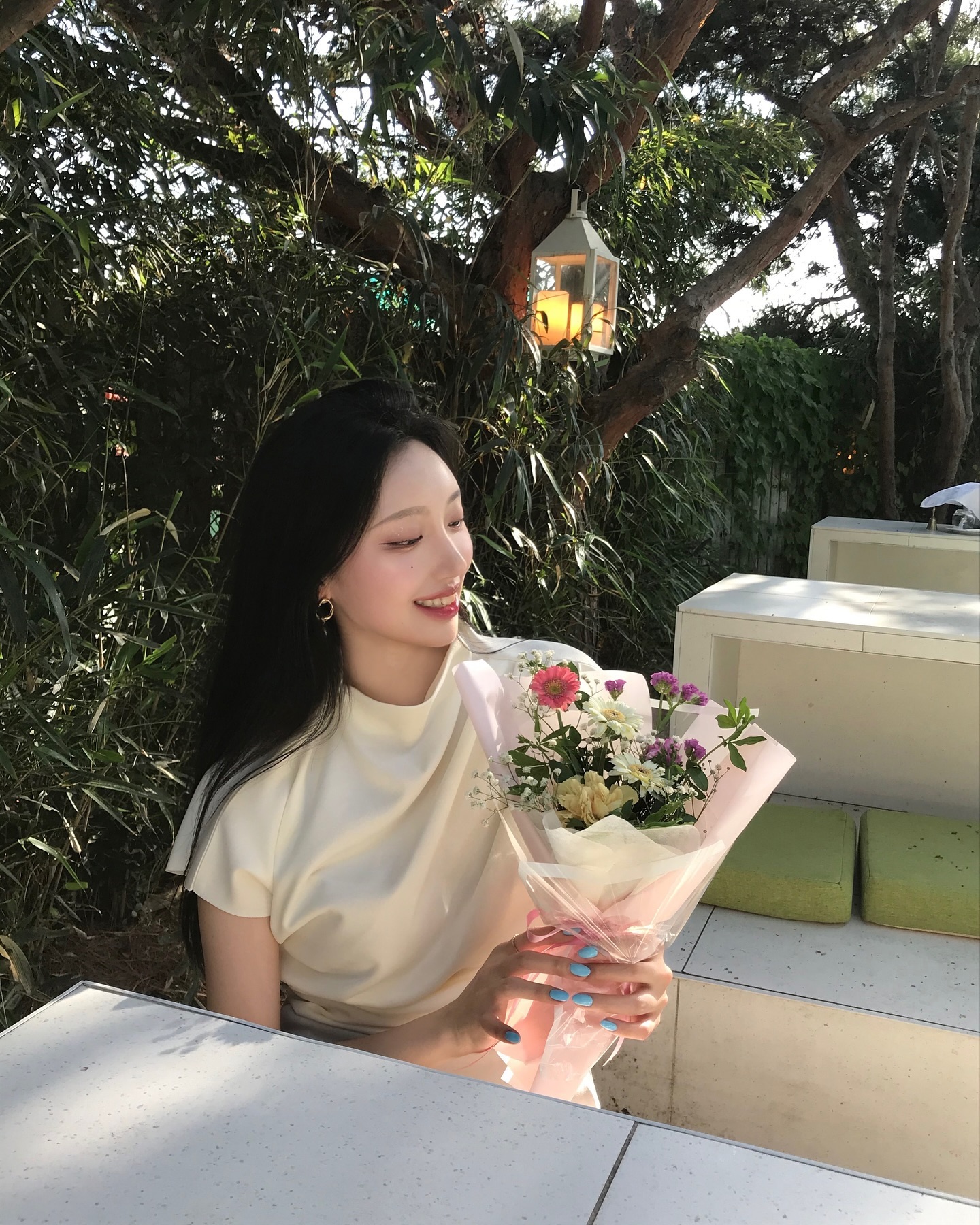 꽃받아서 신난 나에요 ✧ („• ֊ •„)