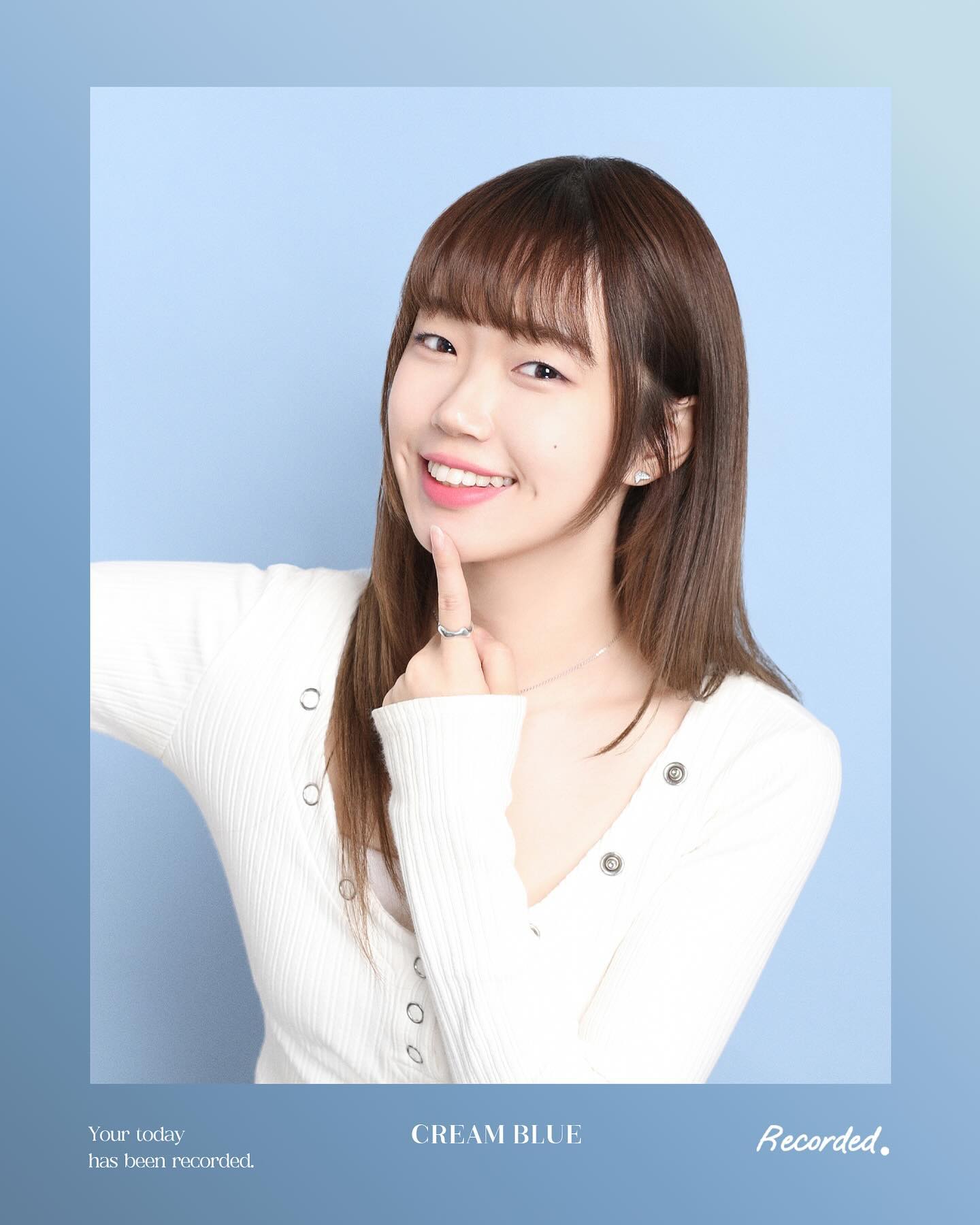 시나모롤 배경으로 프로필 사진〰️ᶘ/(ˊo̶̶̷ᴥo̶̶̷`)\ᶅ💙
•
•
•
•
•
•
•
#레코디드 #증명사진 #증명사진관 #건대증명사진 #프로필사진