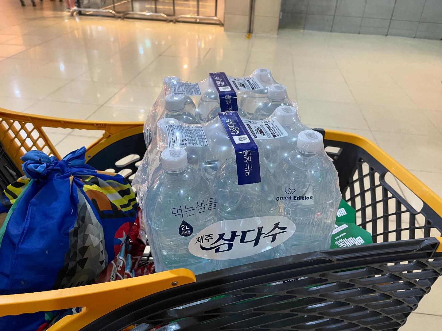 삼다수 드시는분~!!!
이마트 금/토/일 할인찬스 무조건 잡으세요

라면 3묶음 9900원
과자 비스켓 골라 3개 9900원
삼다수😍

#이마트할인 #삼다수 #삼다수할인 #굿