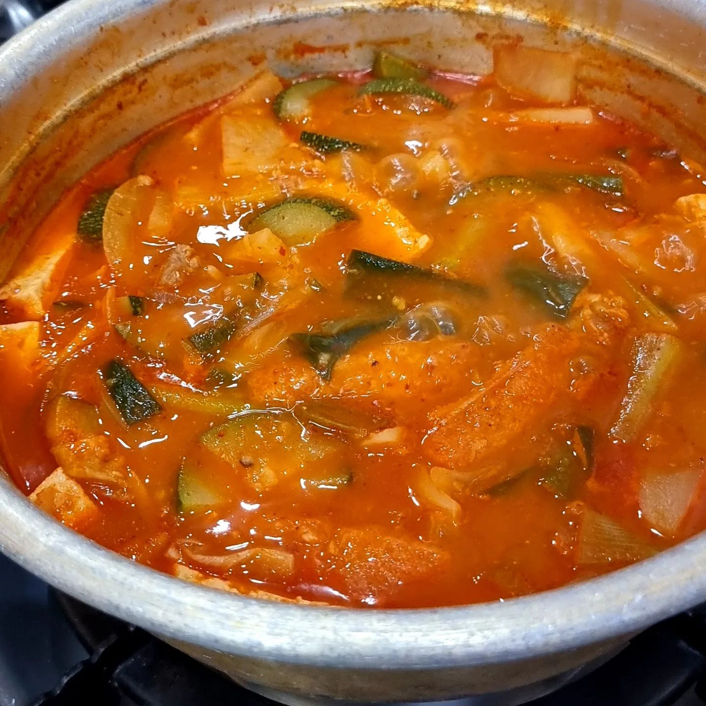 2024.03.20 음식과 술 앞에서 파이팅 넘치는 우리👍 이날 마무리는 추억의 노래와 뮤비들.. 웃다 토할 뻔 #일산 #라페스타 #서울파전닭갈비 #고추장찌개 #감자전 #소시지전 #해물계란탕 #치마이생 #생맥주 #치킨가라아게 #먹태 #먹방 #먹스타그램