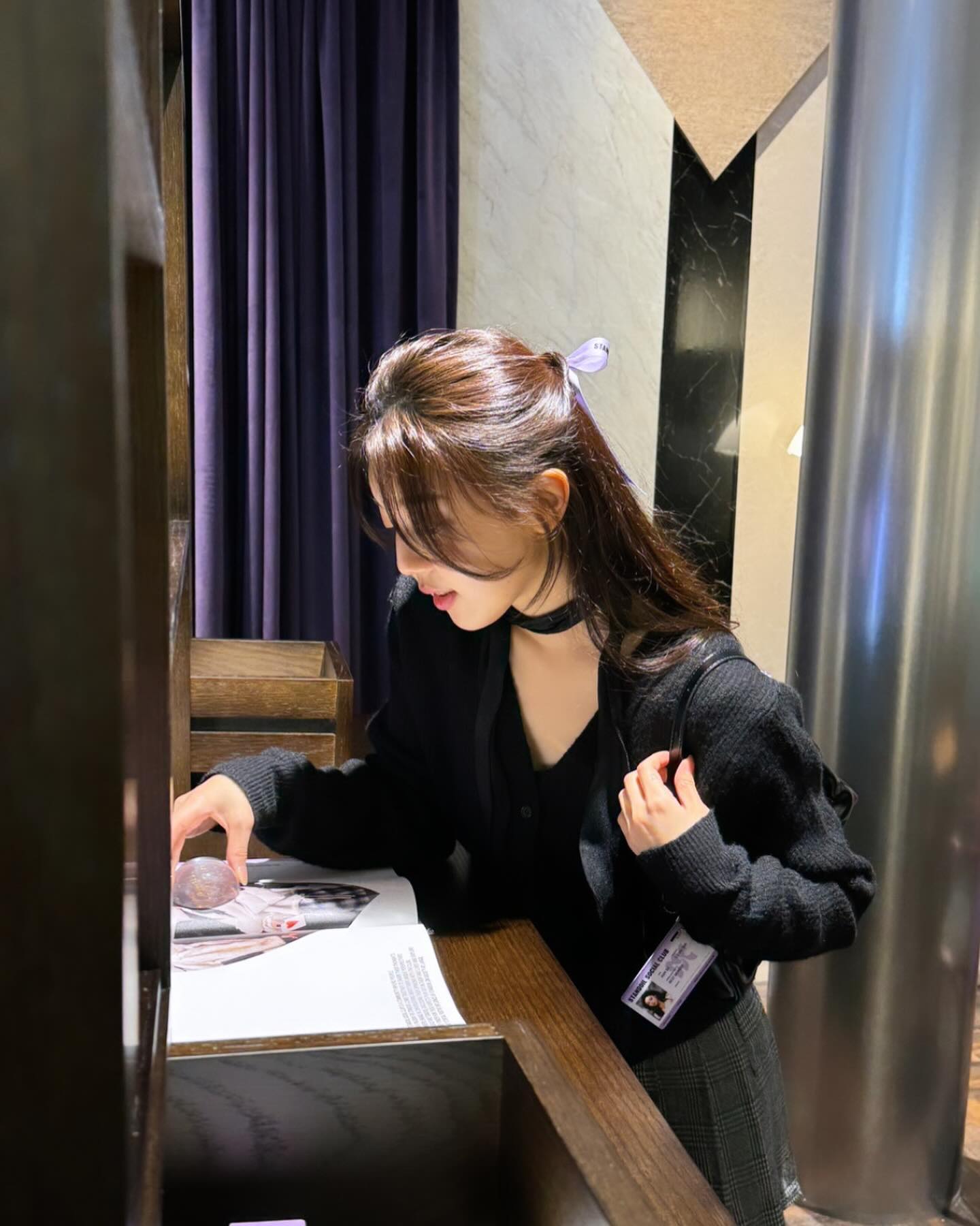 플리츠백 너무 예뻐,,🐈‍⬛
한눈에 반해서 블랙을 데려왔는데
여리여리한 핑크가 자꾸 눈에 밟혀요😖💗
곧 데려올지도 ^.~

스탠드오일 성수 플래그쉽 스토어에서
SSC 맴버가 되어보세요 🪪💜