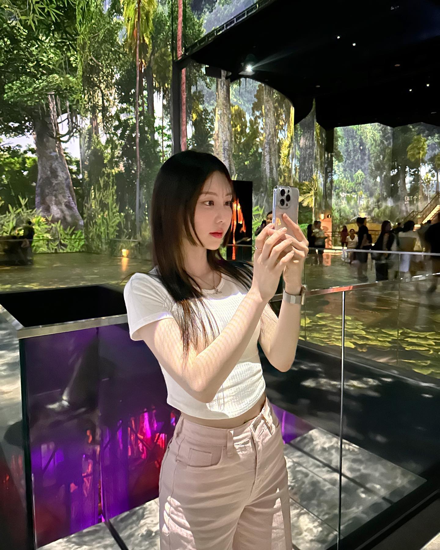빛의 시어터 : 달리 끝없는 수수께끼

대학생 때부터 좋아했던
프랑스 초현실주의 작가 살바도르 달리

화려한 영상이 더해져 즐겁게 봤던 전시
달리 영화도 개봉한다던데 보러가야지✨

전시회 자세한 내용은 프로필 링크타고
블로그로 보러 와용🫶🏻💕