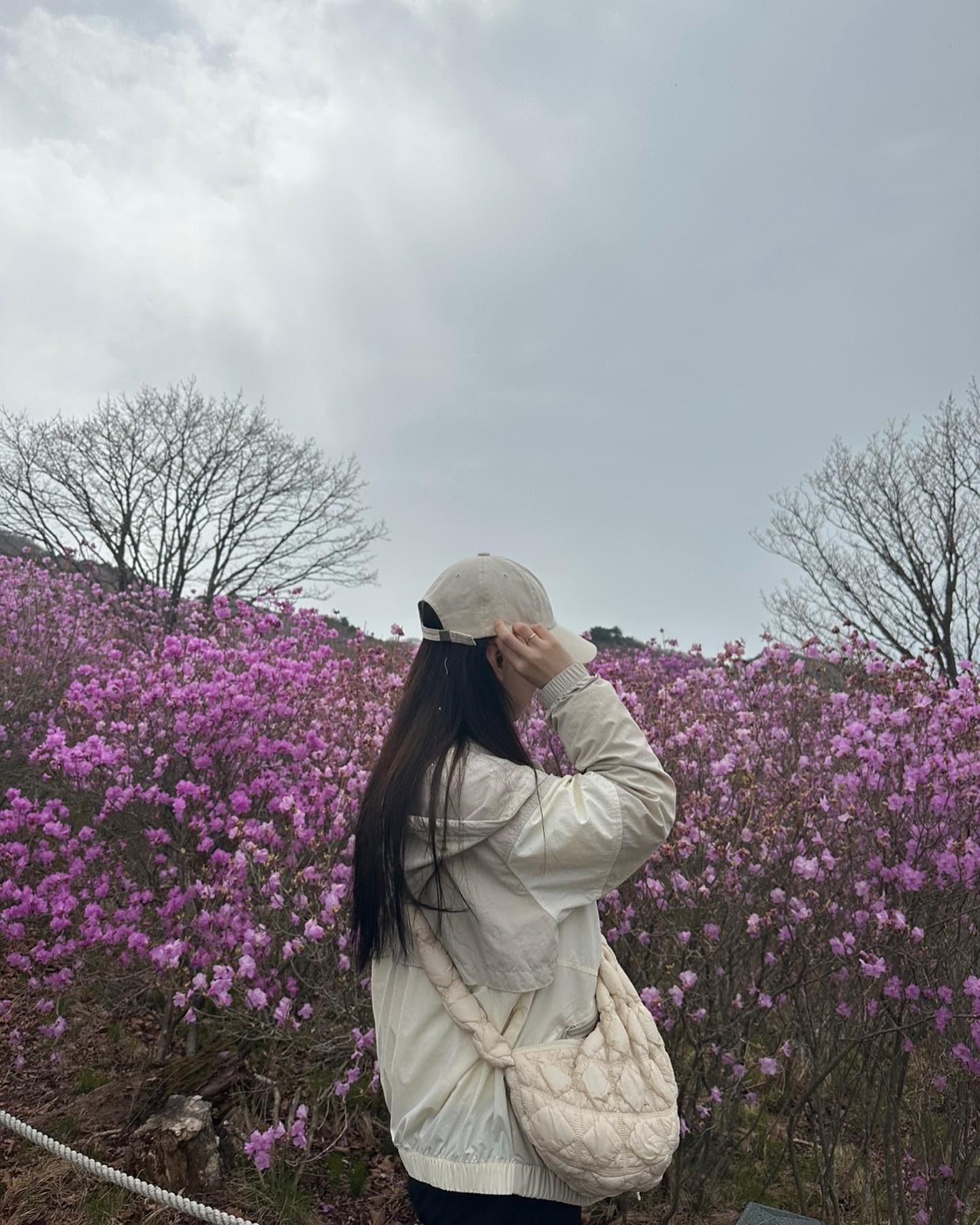 .
4.14 
나도 다녀왔다! 비슬산🌸⛰️
비도오고 참꽃도 덜 폈지만 나들이는 항상 즐거워😊

#운동 #운동기록 #등산 #비슬산 #참꽃 #운동스타스램