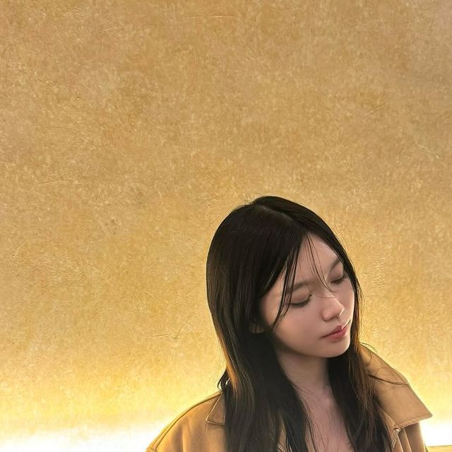 해인 on Instagram: "요즘 맨날 입고 다니는 예쁜 자켓..🐻🤎 #광고#비바브라운#비바브라운자켓#자켓#블루종#아우터#스웨이드자켓#JACKET#OUTER#SETUP#パンツ#자켓추천#크롭자켓#여자자켓#비바브라