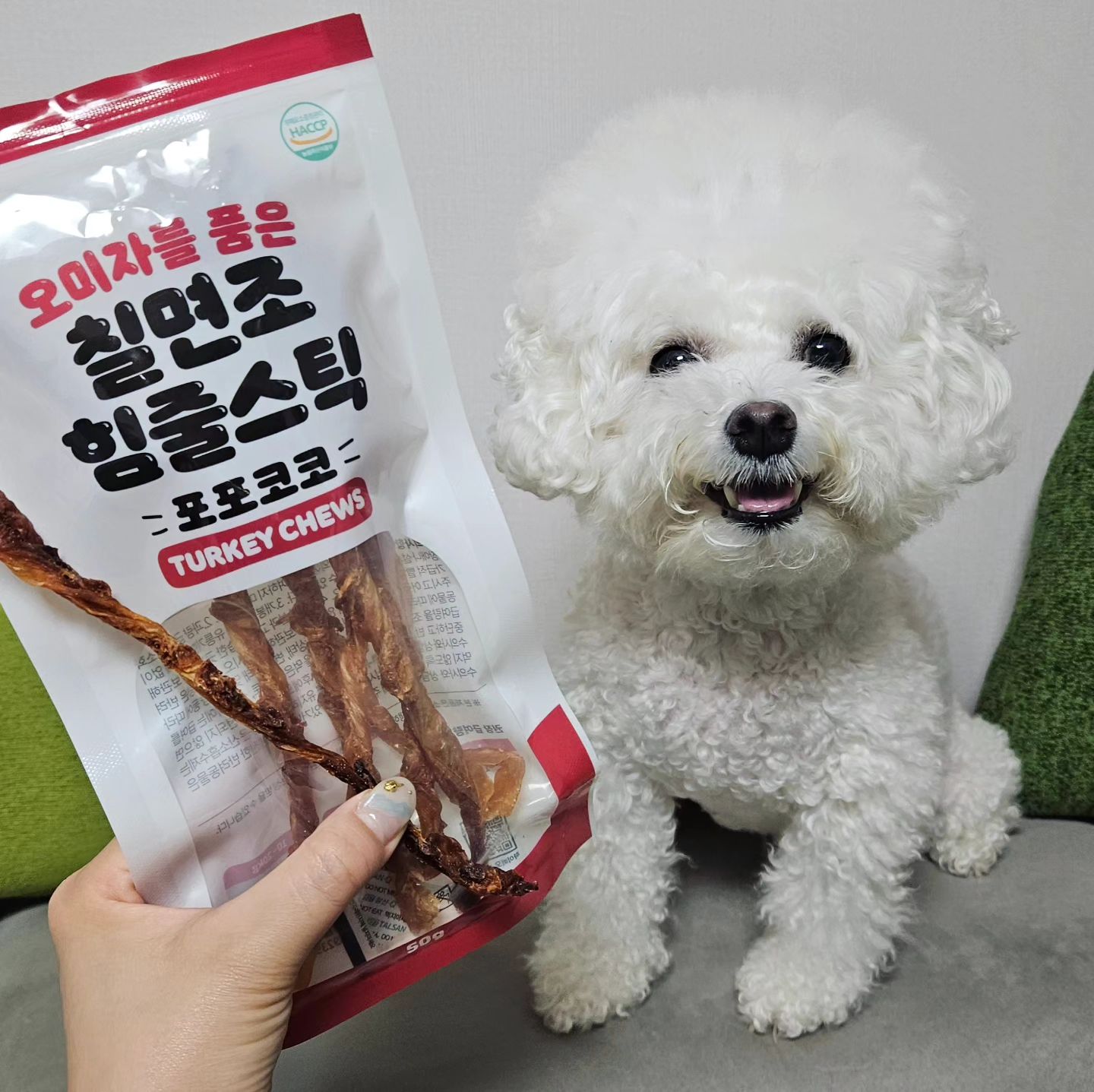 -
세리가 너무너무 잘 먹는
#포포코코칠면조힘줄스틱😋
🍒오미자가 들어있대요
.
.
#협찬 #하이비오 #칠면조힘줄 #포포코코 #높은기호성 #강아지껌