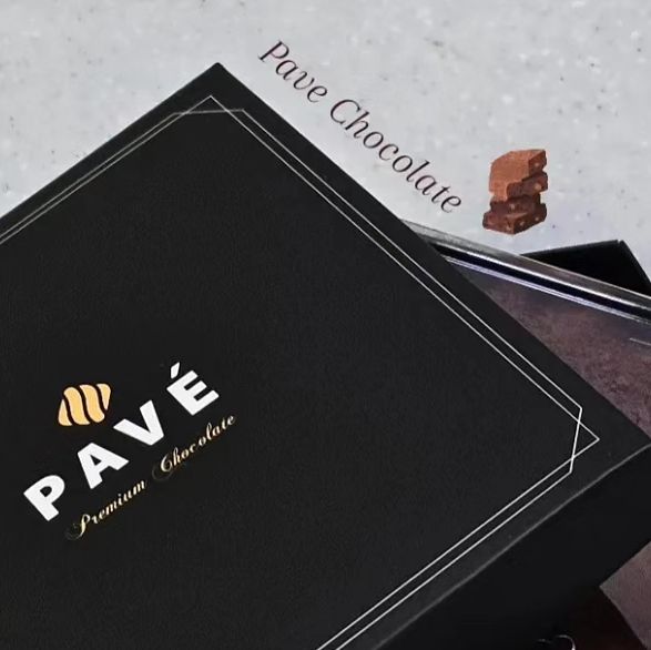은지 on Instagram: ". #파베글라스#체험단리뷰 @paveglace . 집에서 똥손도 쉽고 간단하게 만들 수 있는 파베글라스 파베 초콜릿 DIY 세트🍫 *맨 뒤에 메이킹 영상 첨부🎬 . 패키지에 2가지 컬러의