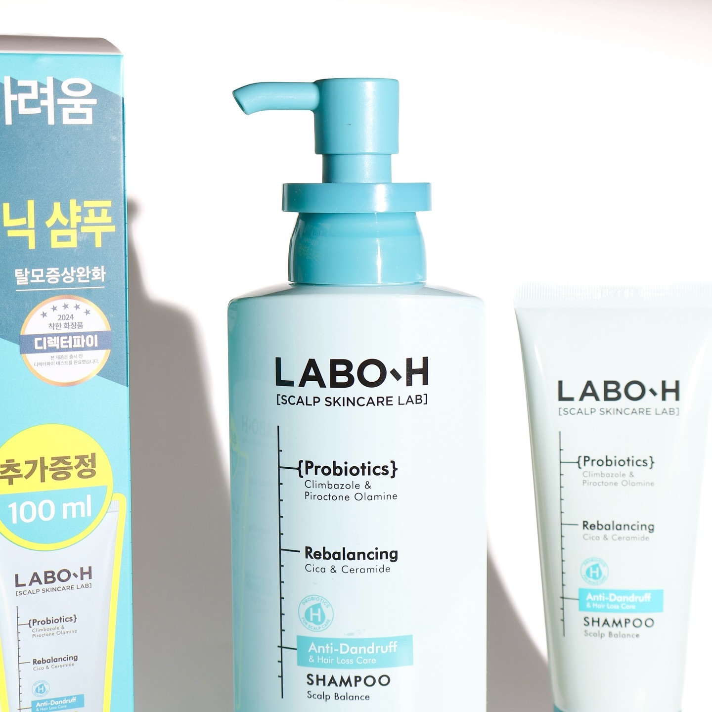 #광고 라보에이치 / 댄드러프클리닉 샴푸

비듬/ 각질 / 가려움을 완화하고 앞으로 비듬이 잘 생기지 않는 건강한 두피로 변화하게 만들어주는 비듬케어샴푸에요 🩵

처음 사용했을 때부터 시원한 쿨링감이 느껴져서 너무 좋았어요! 샴푸 후에도 두피가 가렵지 않고 개운한 느낌이 오래 지속되더라구요. 꾸준히 사용하니까 비듬이 눈에 띄게 줄어들고, 두피가 진정되는 게 느껴졌어요 🤍

 #글로우픽체험단 #글로리그램 #라보에이치 #비듬샴푸 #두피각질 #두피가려움 #두피케어 labo.h_official glowpick_official