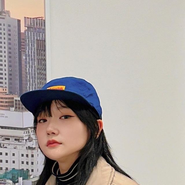 라희라고해ㅣ캐트릿 OOTDㅣ핫플리뷰ㅣ겨울딥코디 on Instagram: "#광고 #비바브라운 @vivabrown_official 너무 예쁜 숏 기장의 패딩 가져왔거든요✨🩷 과하지 않은 아웃라인, 단단히 잡아주는 허리