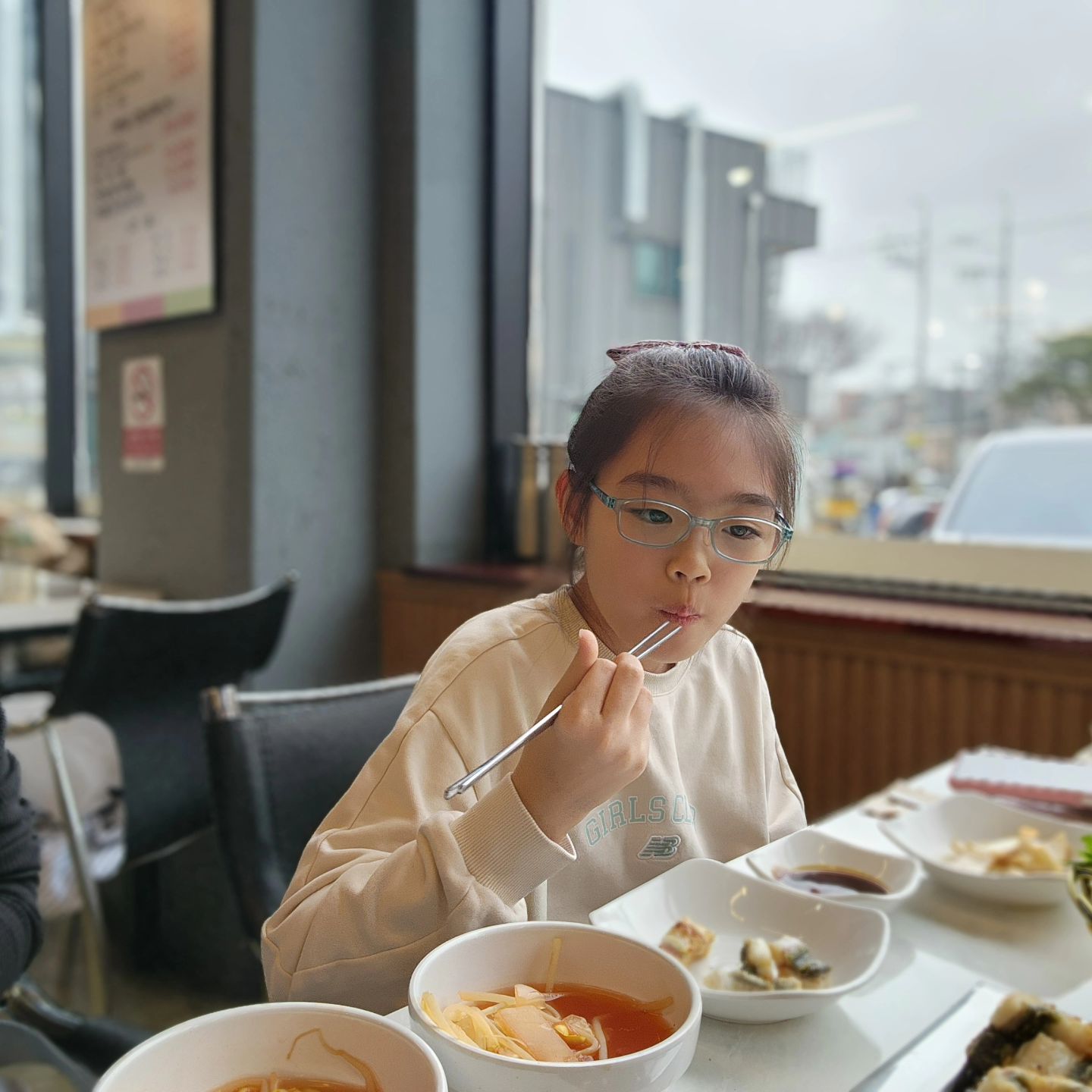 불끈💪
#겨울방학 #먹부림 #점심 #장어구이 
#냠냠 #겁나잘먹네🤣