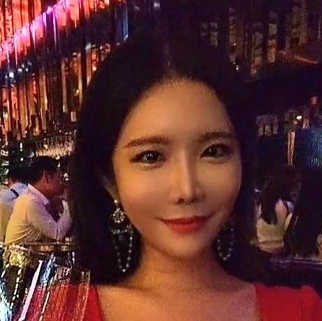 @senii_park on Instagram: "#협찬 처음 만난 사람들과도 자연스럽게 대화를 나누며 친구가 될 수 있는 #이태원 핫플 , '글램 라운지'💕 저는 금요일 밤에 방문했었는데요, 역시나 핫플답게 엄청 북