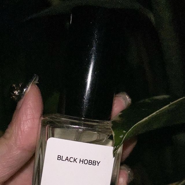 ♰ 阿木燿子 ♱ 🥀 on Instagram: "#광고 @blackhobby_official 블랙하비는 어두운(Black) + 취미 (Hobby)라는 뜻으로 내면 속 숨겨진 당신만의 취향을 찾아드리는 향수 쇼핑몰 입니다! 스너글 향에 머스크