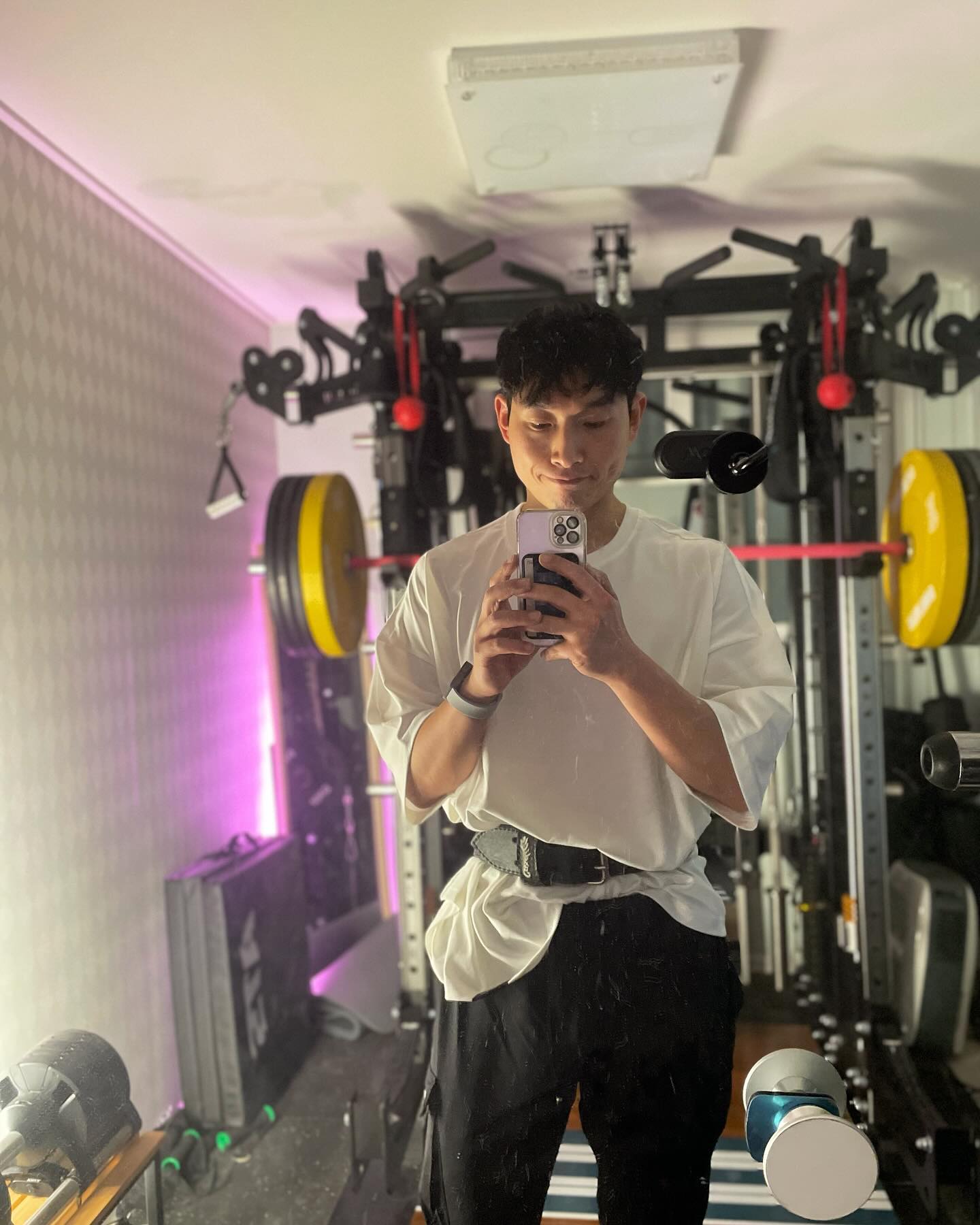 #순돌짐 1/13 운동일지

오늘은 스쿼트 하나로 운동시간 풀 사용하면서
스쿼트 연습하기!

주말 너무 스트레스 받지 말자!!

#운동 #헬스 #헬린이 #헬린이의하루 #솔로탈출 #몸이라도좋아야지 #깔짝깔짝 #웨이트 #운동하는남자 #하체운동 #스쿼트 #운동기록 #오운완 #ㅇㅇㅇ #운동중독